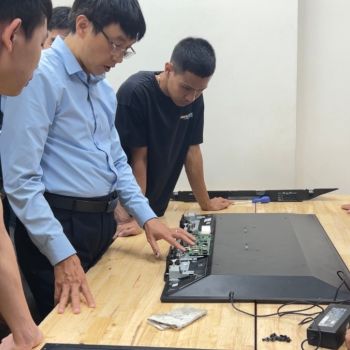 Nghề Sửa Chữa Tivi - Công Việc Ổn Định Với Thu Nhập Cao