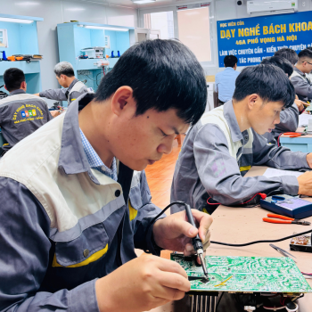 Học sửa bo mạch inverter từ con số 0 – Cơ hội nghề nghiệp đang “khát” nhân lực.