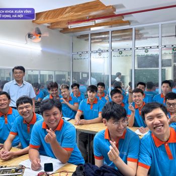 Tặng quà chào mừng tân học viên khóa khai giảng 11/5 tại Dạy nghề Bách Khoa Xuân Vĩnh