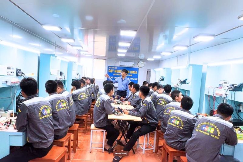 hoc-nghe-dien-lanh-ngan-han-hay-dai-han-2