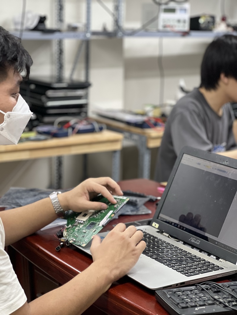 khoa-hoc-sua-chua-pc-laptop (4)