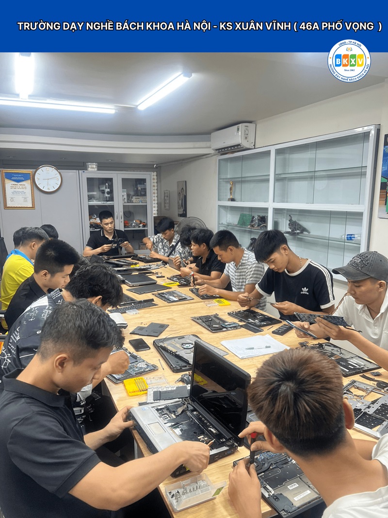 khoa-hoc-sua-chua-pc-laptop (7)