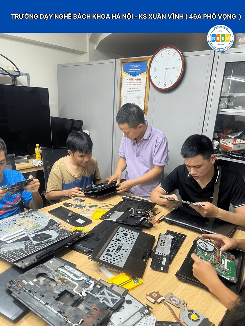 khoa-hoc-sua-chua-pc-laptop (9)