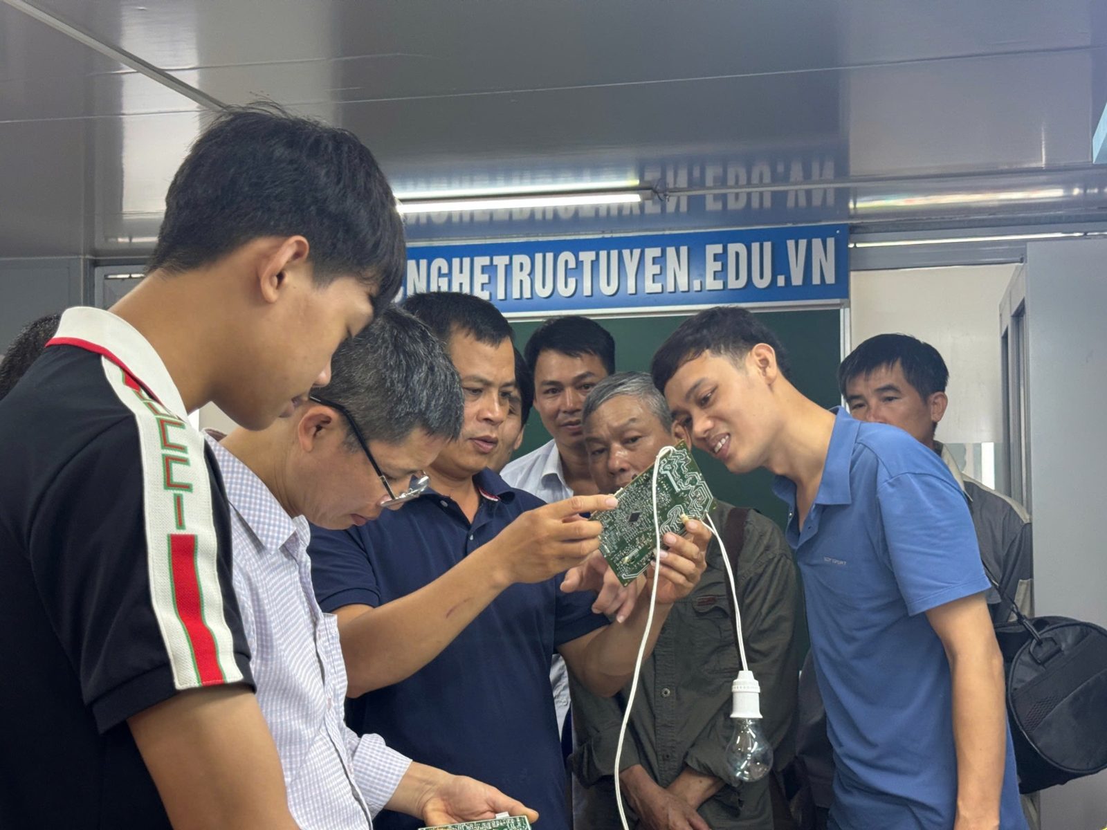 thuc-hanh-sua-chua-dien-lanh-online